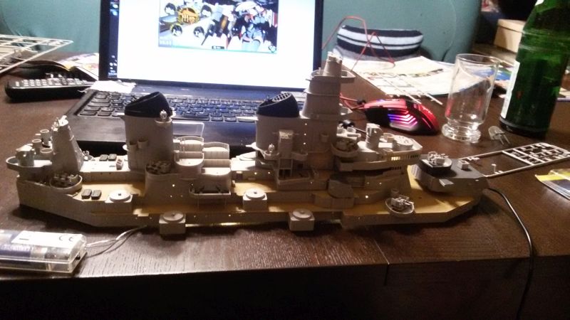 USS Missouri BB-63 - Ungefähr 1949-51- 1-200 von Trumpeter - Seite 2 Ywycvncz