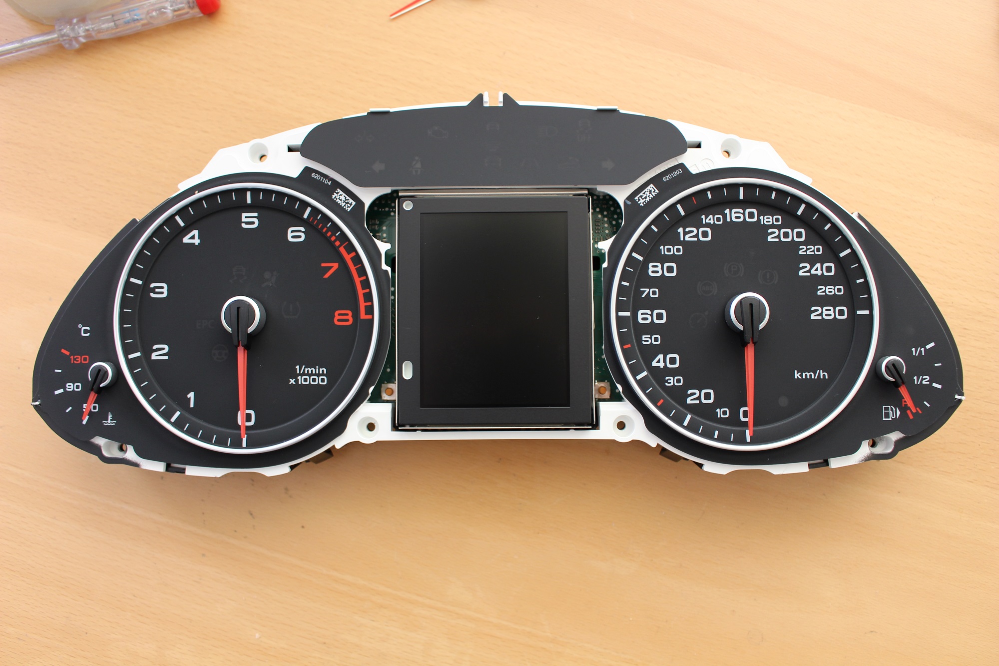 s4847izc.jpg