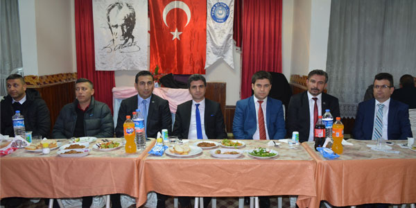 T�rk E�itim Sen gece d�zenledi