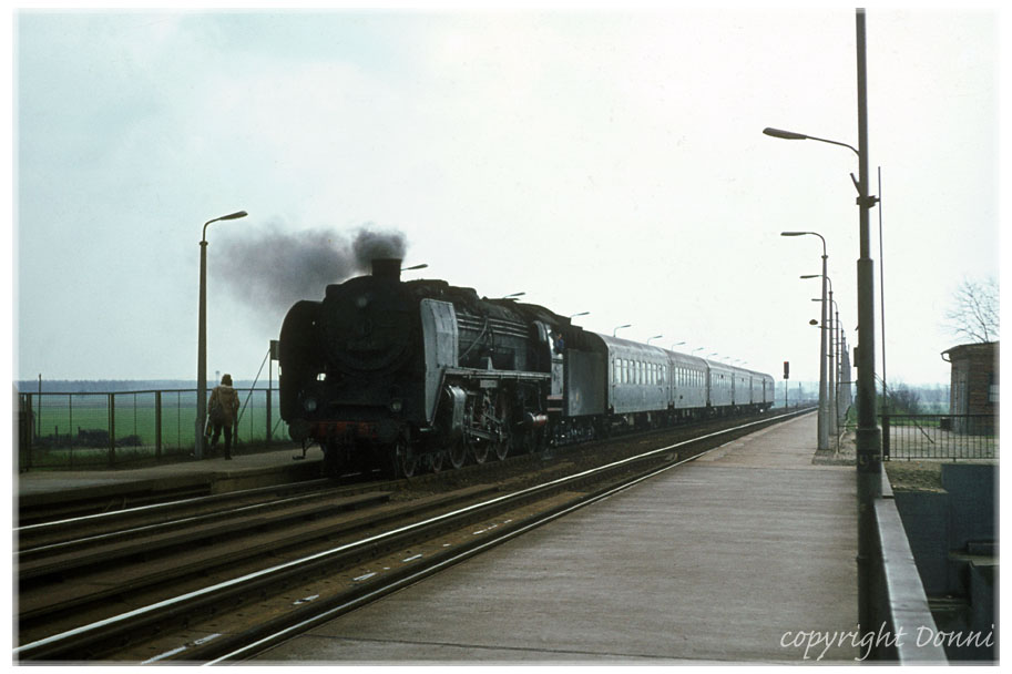 http://fs1.directupload.net/images/180926/oeqpjeed.jpg