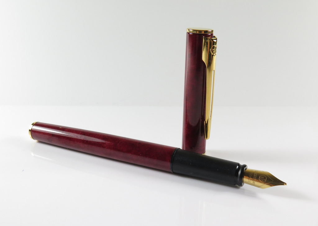 Waterman Füller mit einer M Feder rot marmoriert, geringe Gebrauchsspuren, eBay