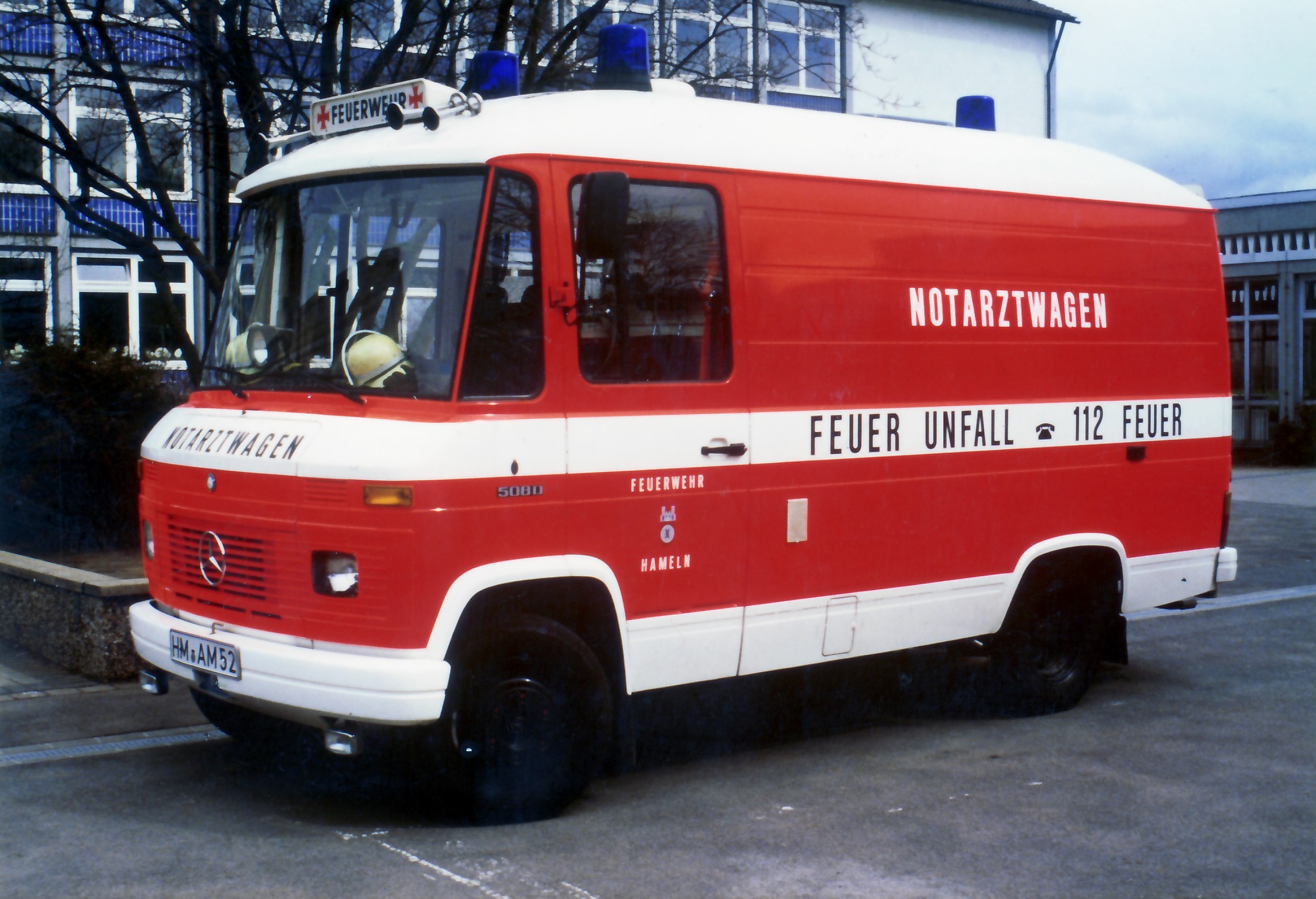 FF Hameln RTW MB 508D Miesen HM-AM 52 vl