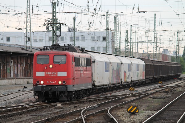 151 040-3 in Bremen Hbf