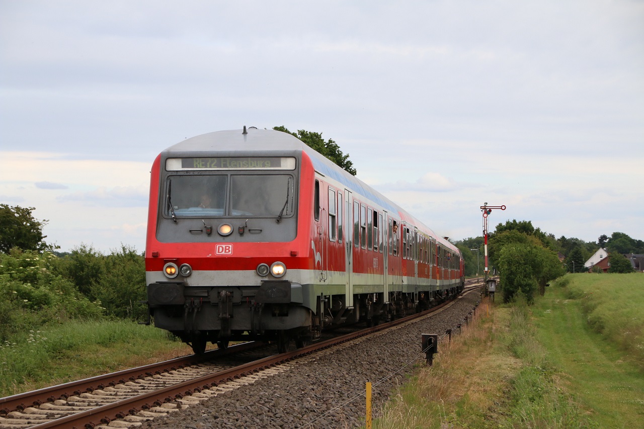 RE 72 in Neuwittenbek
