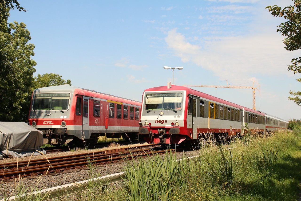 neg 628 071-4 neben 928 505 in Niebüll
